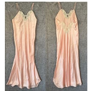 Vintage Cira Tom Bezduda Satin Lace Nightgown Lingerie Size Small Pink Bridal